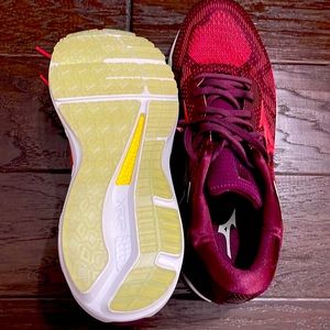 Mizuno wave horizon 4